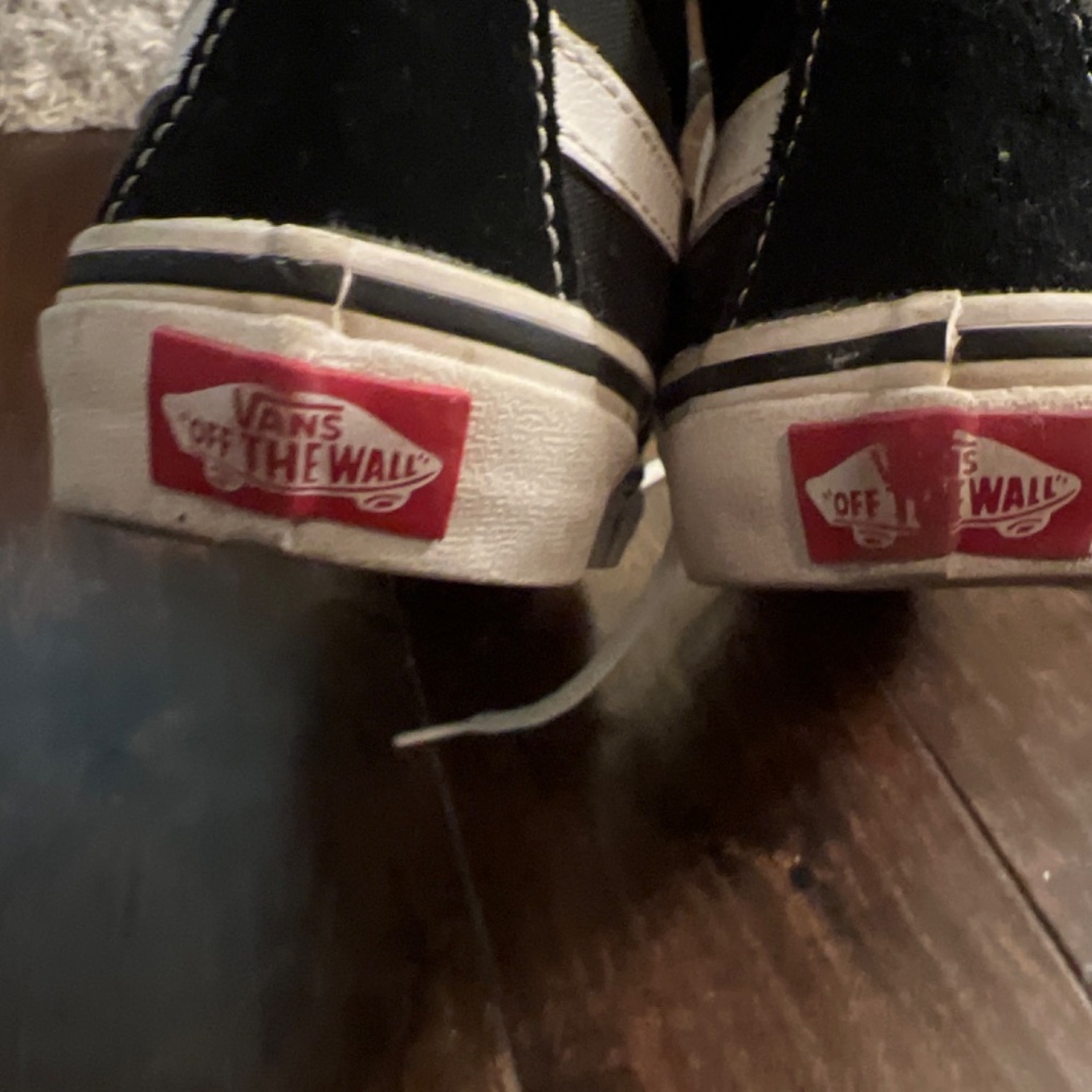 Vans - Picture 3 of 3